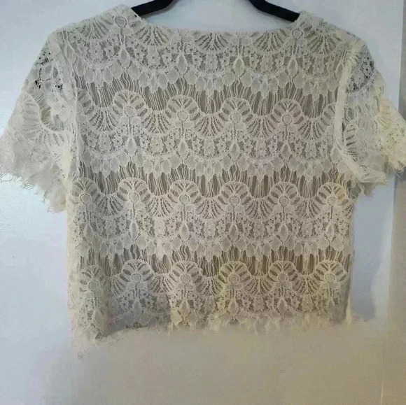 Forever 21 lace crop top, lined, size s (44) - Picture 4 of 4